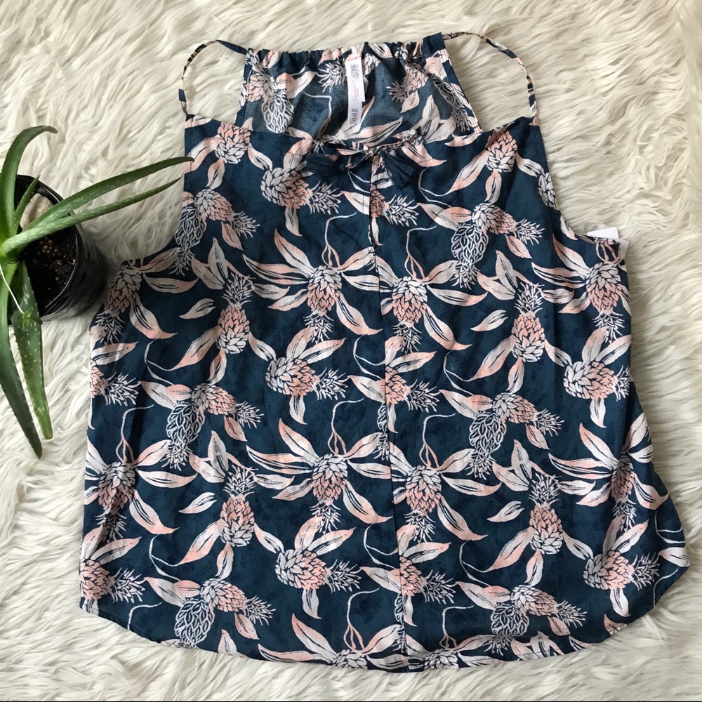 Gilligan O’Malley top